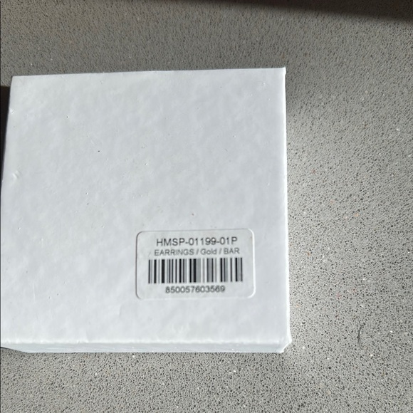 Heaven Mayhem Bar Gold earrings - Picture 4 of 6